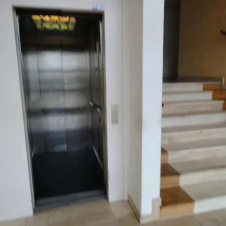 Apartment Square Walliser Pres Zenith